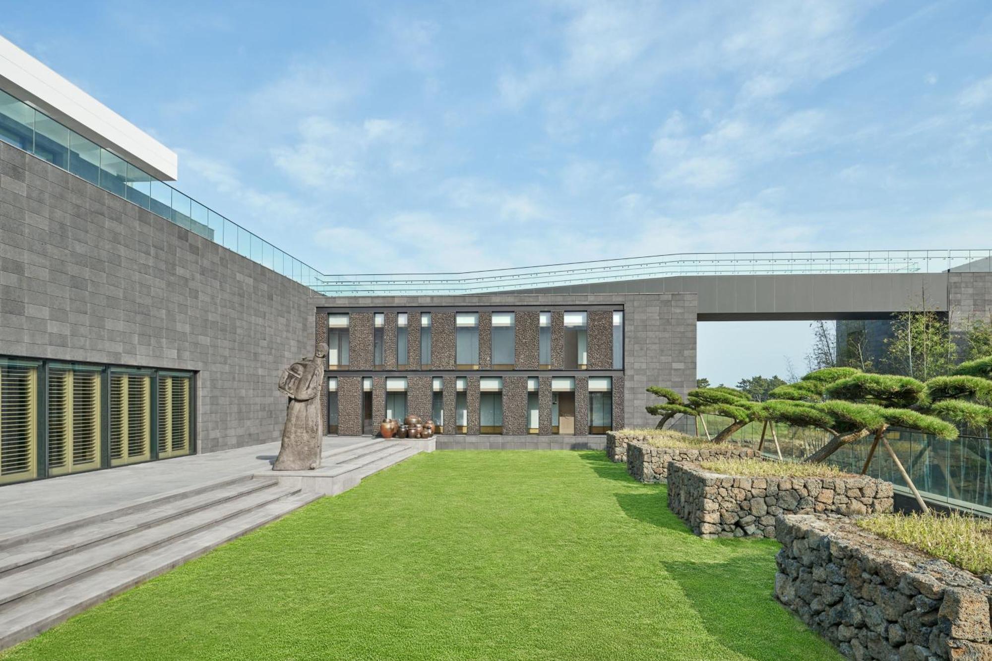 Jw Marriott Jeju Resort & Spa Сеогвипо Екстериор снимка