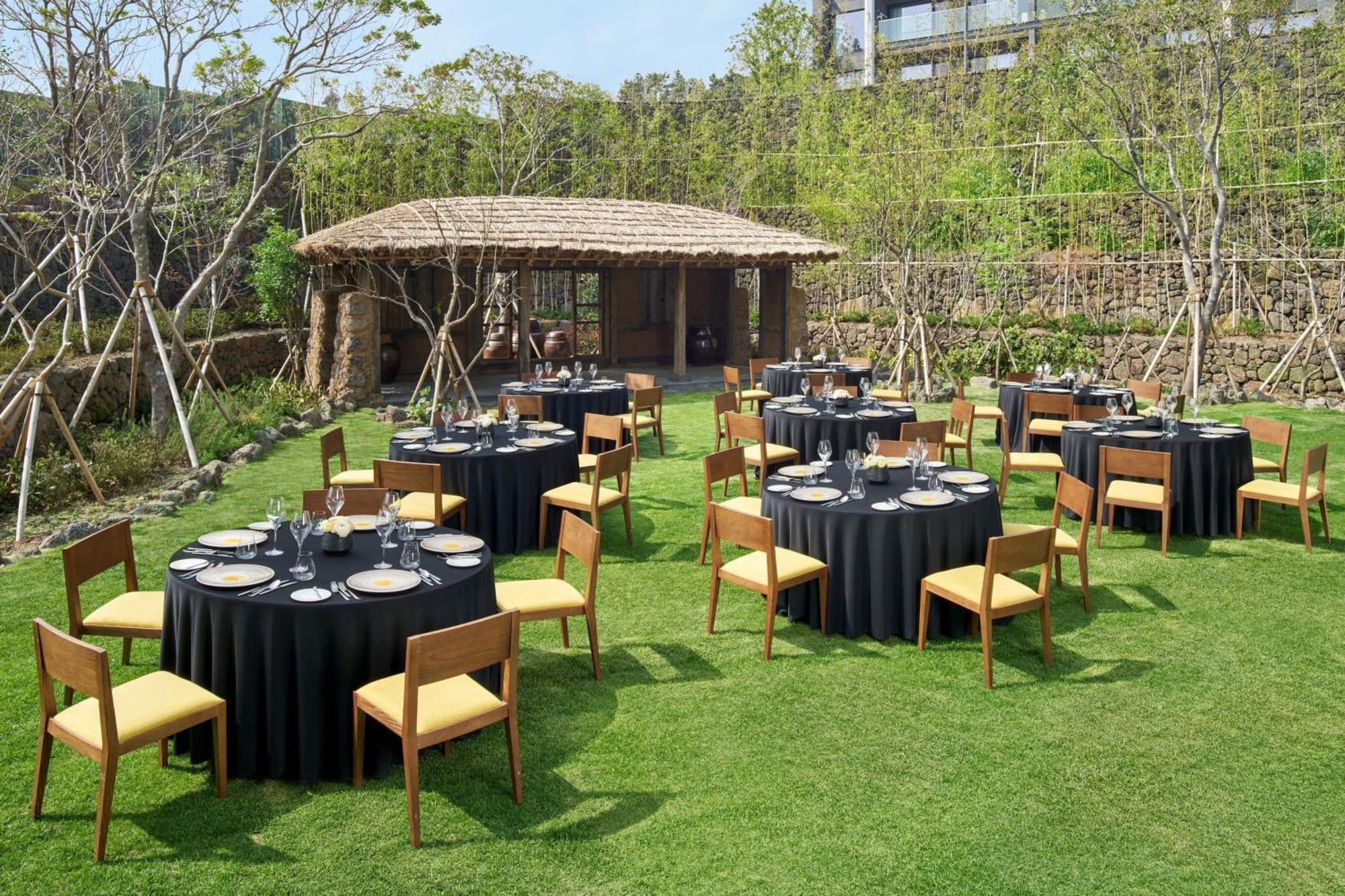 Jw Marriott Jeju Resort & Spa Сеогвипо Екстериор снимка